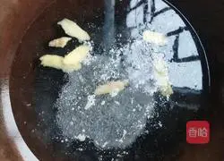 Illustration of how to make ham and lean meat soup 4