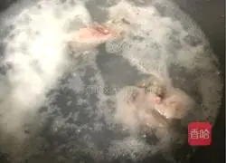 Illustration of how to make Scallop, Winter Melon and Pork Ribs Soup 3