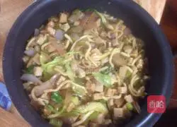 Illustration of braised noodles 16