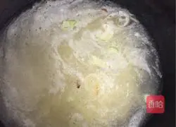 Illustration of how to make shredded potato soup 5