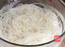 Illustration of how to make homemade noodles 7