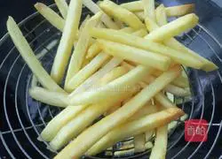 Illustration of homemade French fries 14