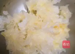 Afternoon Tea Peach Gum, Tremella and Osmanthus Dew (one serving) Recipe 5