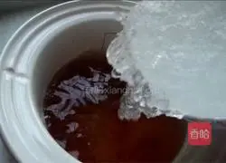 Illustration of how to supplement collagen with