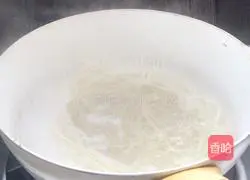 Homemade Illustration of how to make noodles 5