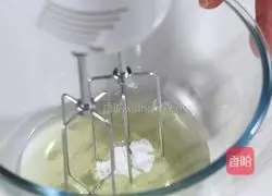 Melts in your mouth - Illustration of how to dissolve beans 1