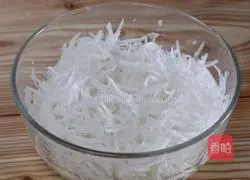 Illustration of how to make steamed noodles with beef and radish dumplings 2