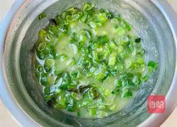 Home-style scallion pancake recipe 3