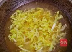 Illustration of how to make cabbage hot soup noodles 13