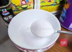 Illustration of how to make pan-fried floret rolls 4