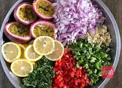 Illustration of how to make spicy and sour chicken feet with lemon flavor 3