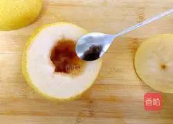 Illustration of how to make pears stewed with rock sugar 4