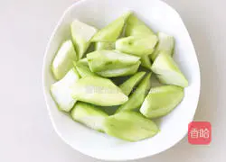 Illustration of how to make shrimp and loofah pot 2