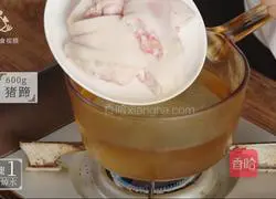 A must-have for nourishing and nourishing skin in autumn.Illustration of how to make pig's trotters, lotus root and lotus root soup 2