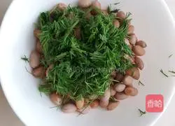 Illustration of how to make scallion oil, fennel and peanuts 3
