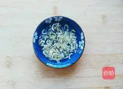 Illustration of how to make steamed eggs with dried shrimps 2