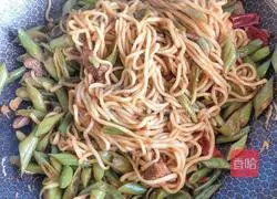 Illustration of how to make braised beans and noodles 6