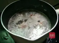 Illustration of how to make pork ribs and vegetable noodles 4