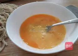 Illustration of how to make fried egg noodles with soy sauce 6