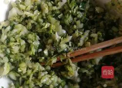 Illustration of how to make vegetarian cabbage dumpling stuffing 3