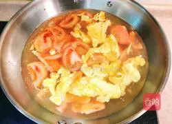 Illustration of how to make tomato and egg scissor noodles 14