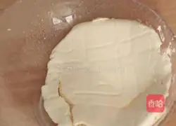 Illustration of how to make black tea milk cap 8