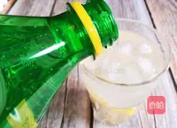 Illustration of how to make summer refreshing lemon drink 7