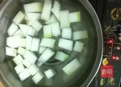 Illustration of how to make winter melon and meatball soup 3