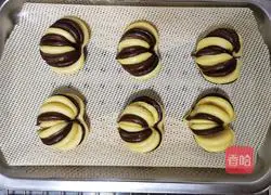 Illustration of how to make pumpkin cocoa steamed buns 16