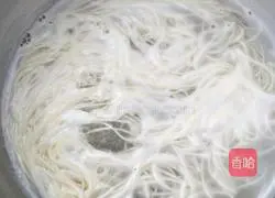 Illustration of how to make tomato fried noodles 1