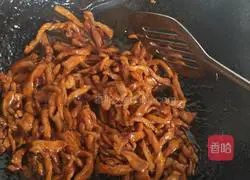 Chicken version of Beijing sauce shredded pork recipe 9