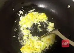 Illustration of how to make fried steamed buns with Xiangha beef sauce 9