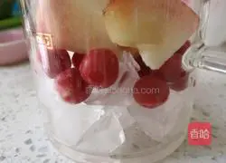 Illustration of how to make peach soda sparkling water 2