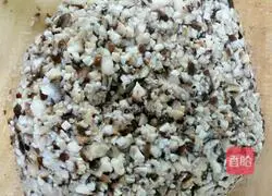 Illustration of how to make mushroom and pork buns 5