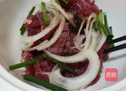 Illustration of how to make beef vermicelli pot 1