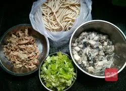 Illustration of how to make sliced celery and oyster meat 2