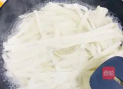 Illustration of how to make glutinous beef noodles 1