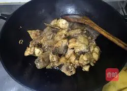 Xinjiang Large Plate Chicken Recipe Illustration 6
