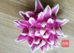 Illustration of how to make colorful pastry clusters 4