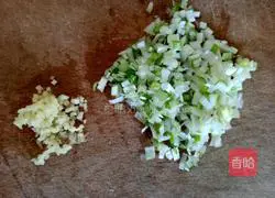 Illustration of how to make pan-fried buns with fennel and meat filling 4