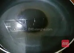 Illustration of how to make three-strand fried noodles 1