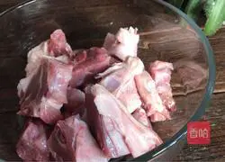 Illustration of how to cook duck legs with potatoes 2