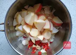 Tremella fruit sweet soup recipe 5