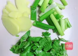 Winter Melon, Coix Seed and Crucian Carp Soup Recipe Illustration 4