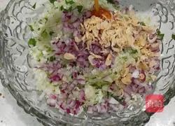 Illustration of how to make vegetable dumplings stuffed with cabbage 8