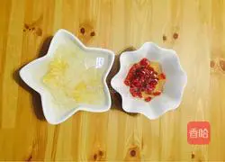 Illustration of how to make Tremella and Wolfberry Pumpkin Cup 2