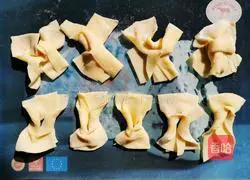 Illustration of how to remove rings from Zibo snacks 9