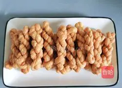 Illustration of how to make crispy twists 6