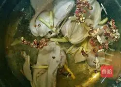 Illustration of how to make spicy duck gizzards 3