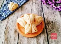 Illustration of how to make salt and pepper rolls 15